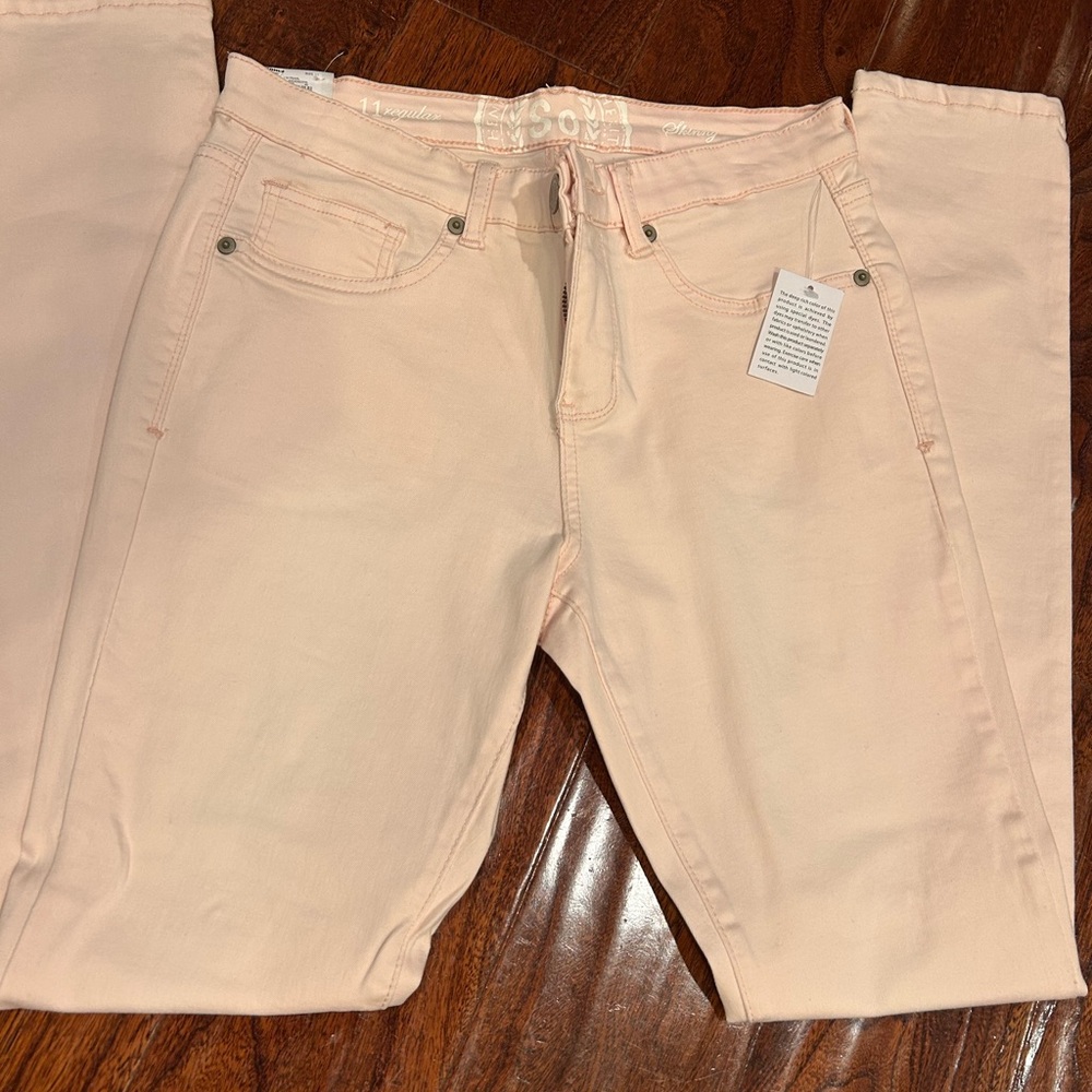 SO size 11 casual soft Flattering pink NWT Skinny high waisted Jeans
